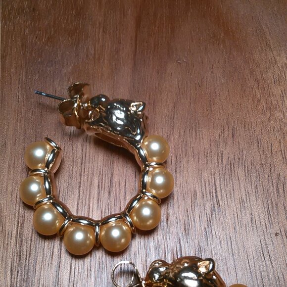Golden Shell Pearl and Leopard Lock Goldtone Half Hoop Earrings - Picture 10 of 16